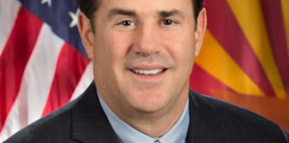 Doug Ducey signs bill allowing community colleges to give four-year degrees