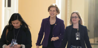 Democrats struggle to build broad support on eve of voting