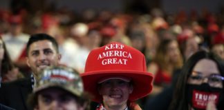 Doug Ducey wears Arizona flag mask during Donald Trump’s Phoenix rally