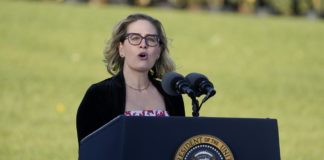 Fed-up Arizona Democrats censure Sen. Kyrsten Sinema