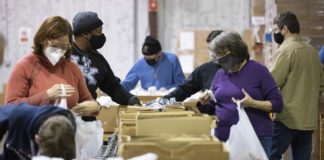 Omicron wave leaves U.S. food banks scrambling for volunteers