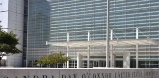 Federal judge temporarily halts Arizona police recording law