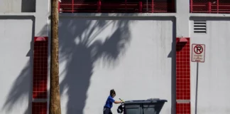 Workers exposed to extreme heat have no consistent protection in the U.S.